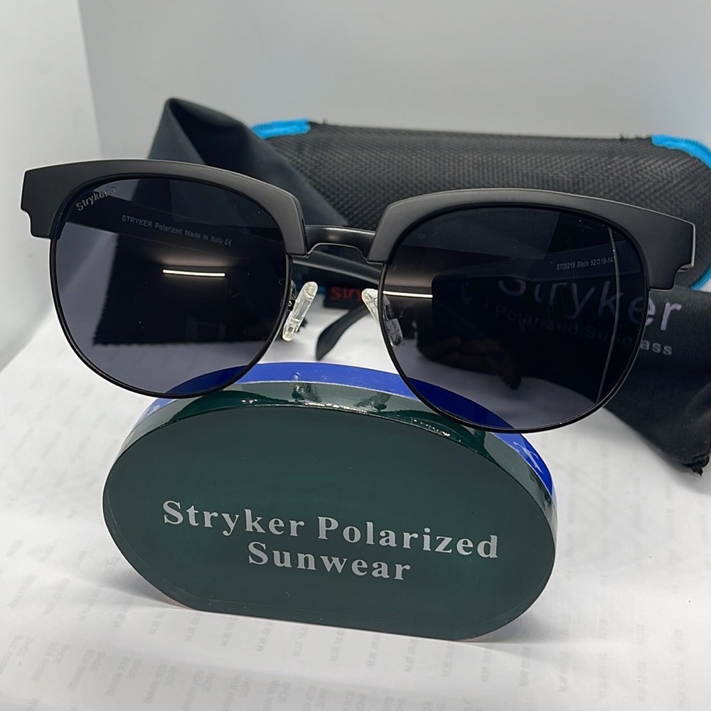 BNIB Stryker Popular UNISEX Club Master style Matt Black /Gray Polarized ST06219